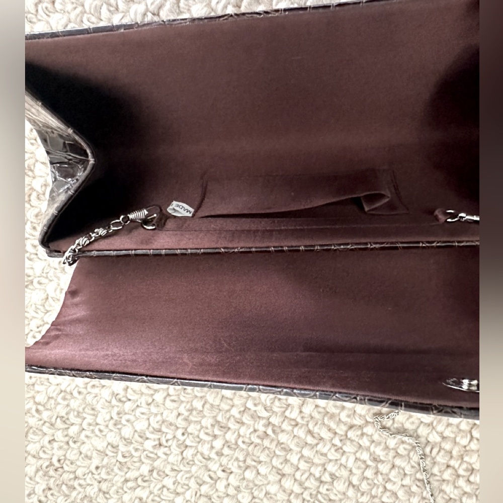 Faux leather clutch bag - Picture 3 of 4